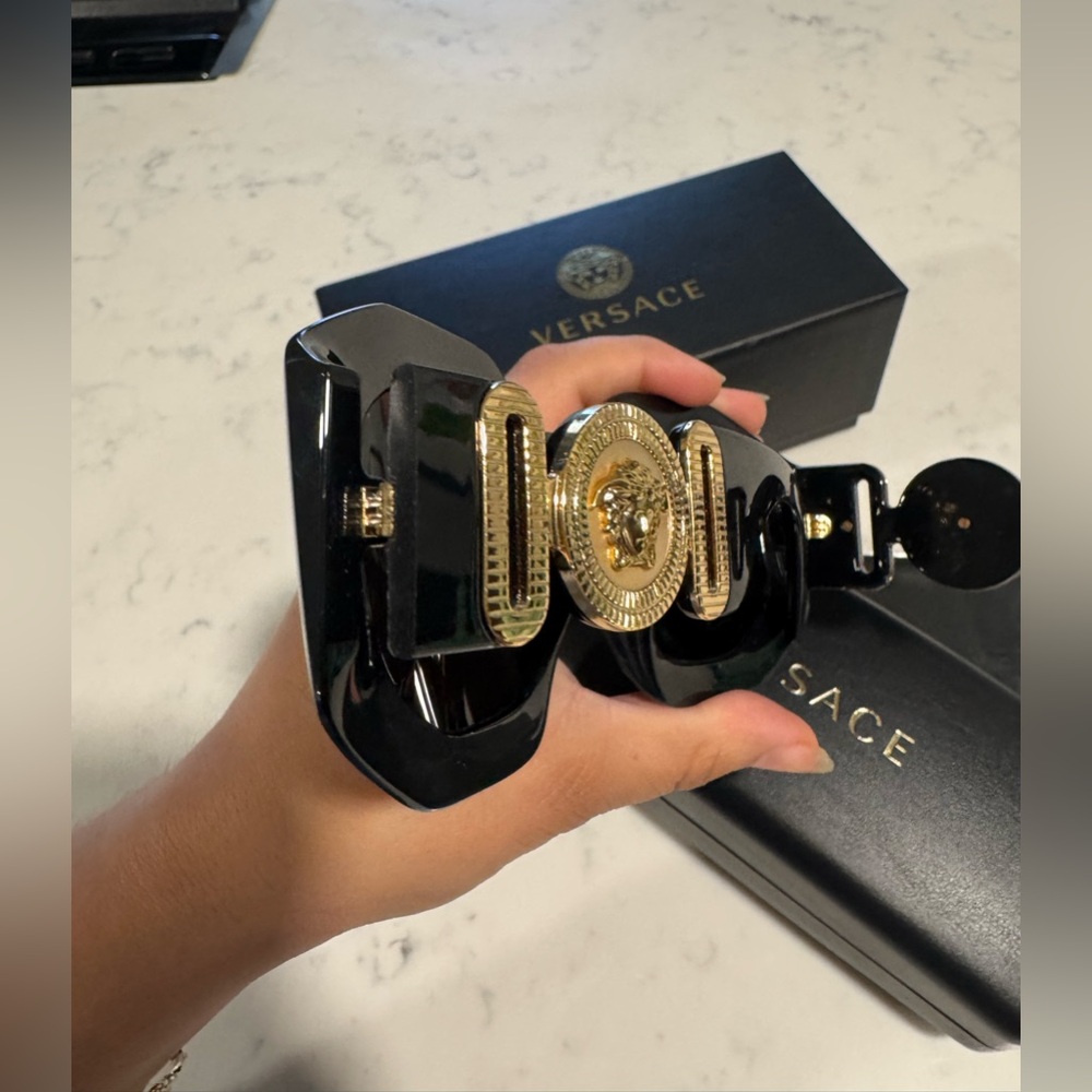 ONE DAY SALE✨
SALE✨Versace Black and Gold Sunglasses Modern Design - Picture 11 of 16